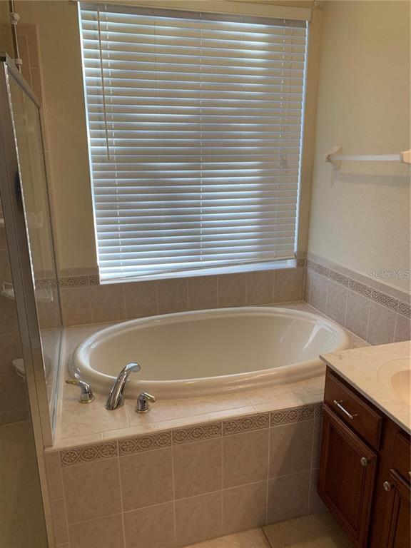 Building Photo - 10724 Banfield Dr