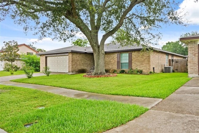 Building Photo - 10431 Odessa Dr