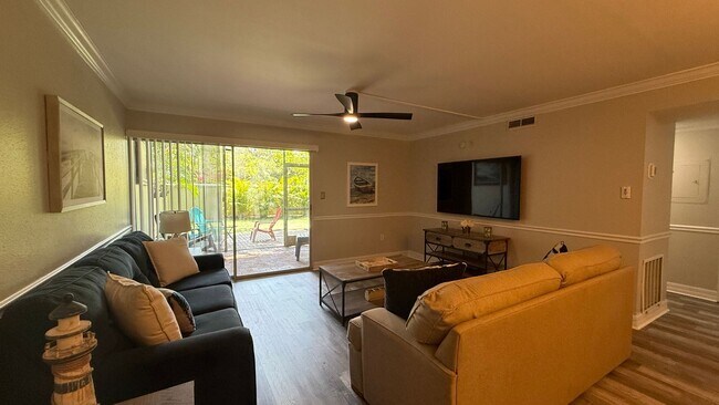 Building Photo - Charming 2/2 Seasonal Rental in Sarasota – Minutes from the Beach! Private Courtyard Included!!