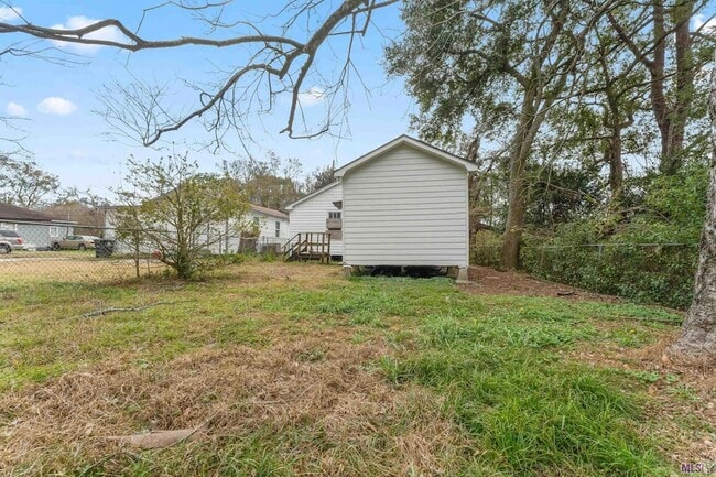 Building Photo - 4433 Sherwood St