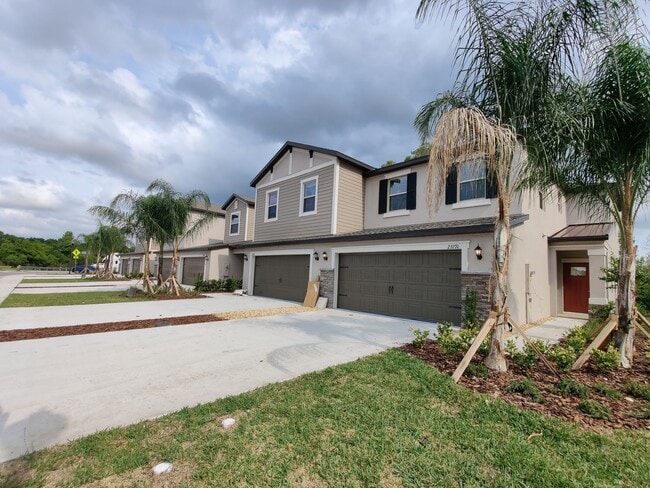Building Photo - 23270 Willow Glen Way