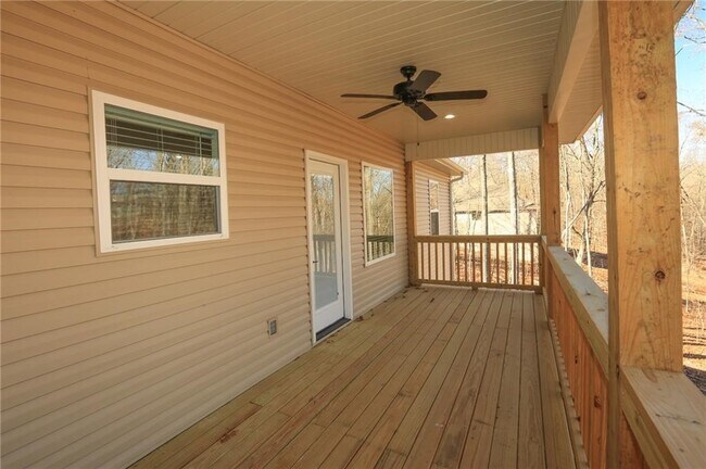 Building Photo - 12 Celtic Dr