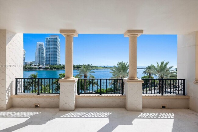 Building Photo - 7133 Fisher Island Dr