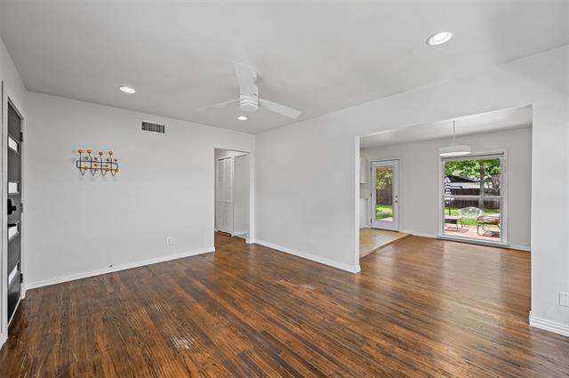 Building Photo - 11015 Stallcup Dr