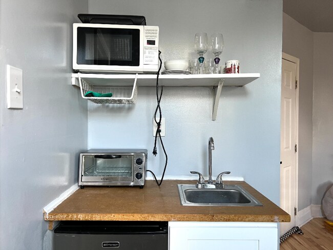 Building Photo - 5023 Spruce St