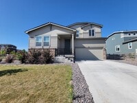 Building Photo - Stunning and spacious 4.5 bedroom, 3 bathroom home located in Morgan Hill