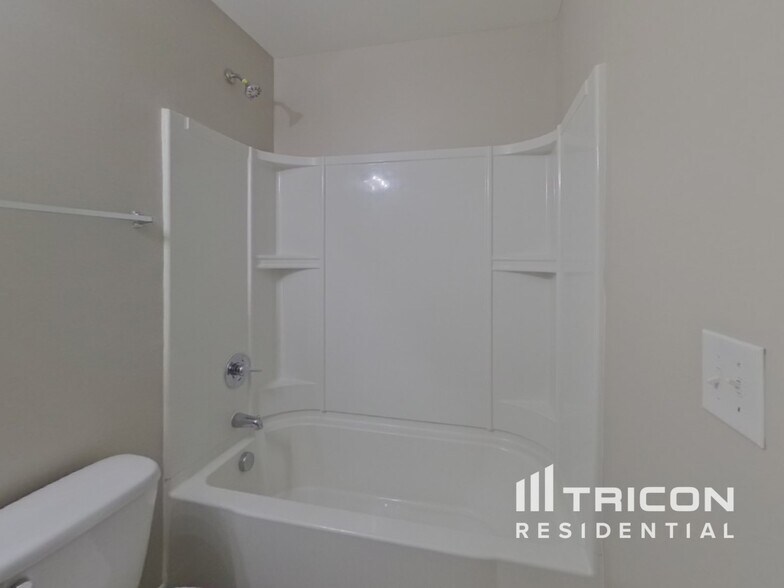 Building Photo - 537 Gentle Breeze Ln