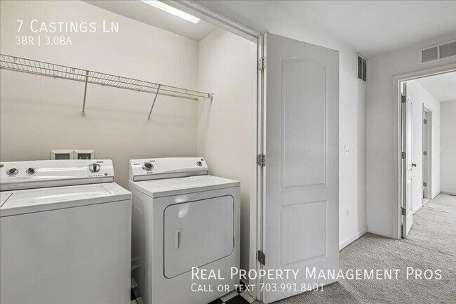 Building Photo - 7 Castings Ln
