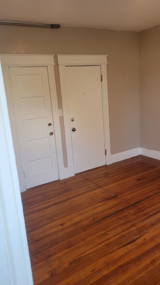 Building Photo - 49 Lawlor St