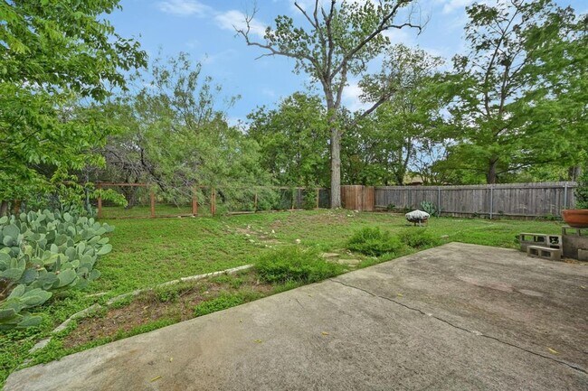 Building Photo - 6511 Lancret Hill Dr