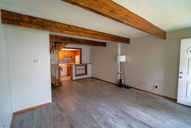 Building Photo - 89 Maude Ave