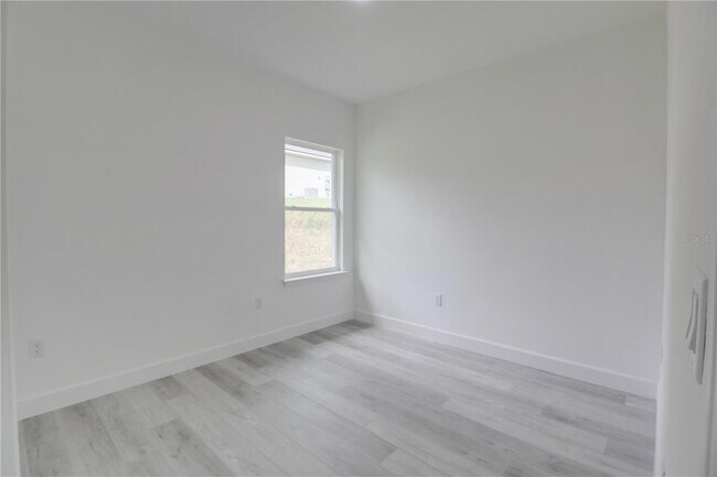 Building Photo - 16816 SW 41st Ave Rd