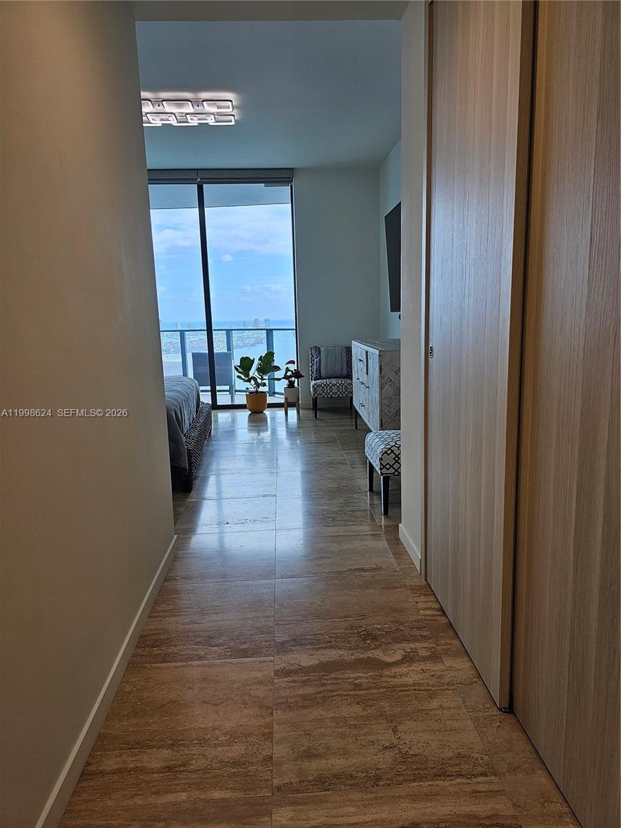 Building Photo - 1000 Brickell Plz