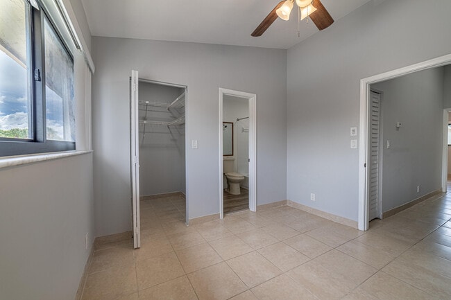 Building Photo - 2720 S Oakland Forest Dr