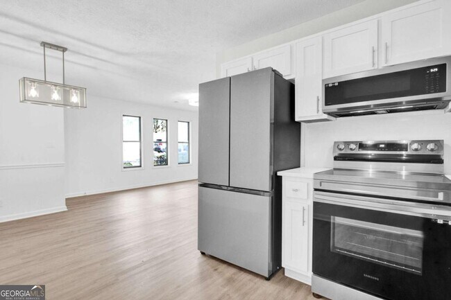 Building Photo - 1010 Mathews Ct
