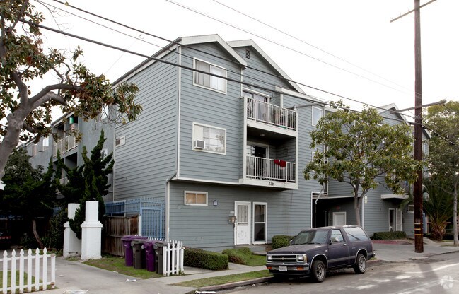 Primary Photo - 534-536 Rose Ave