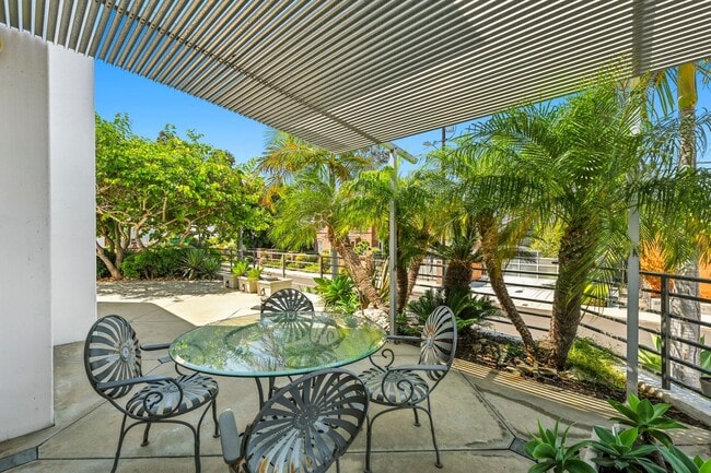 Building Photo - 2700 Barnson Pl