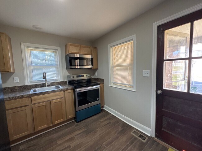 Building Photo - Newly Renovated 3-bedroom, 1-bathroom home with 2 car garage in Bethlehem Township