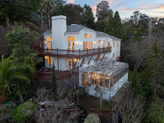 Building Photo - 344 Summit Ave