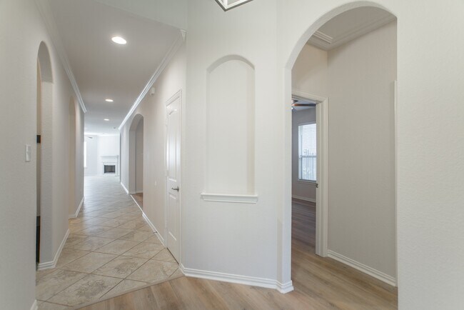 Building Photo - 7 Deer River Cir