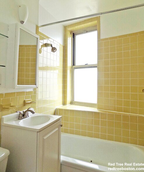 Building Photo - 28 Colborne Rd