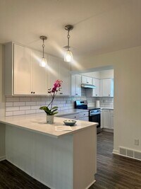 Building Photo - 185 S Eagle Creek Dr