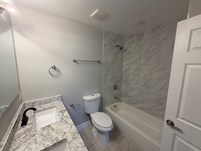 Building Photo - Newly Remodeled 4 Bedroom Two Bath Home
