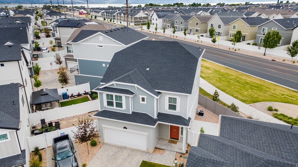 Building Photo - 41 E Brushy Canyon St