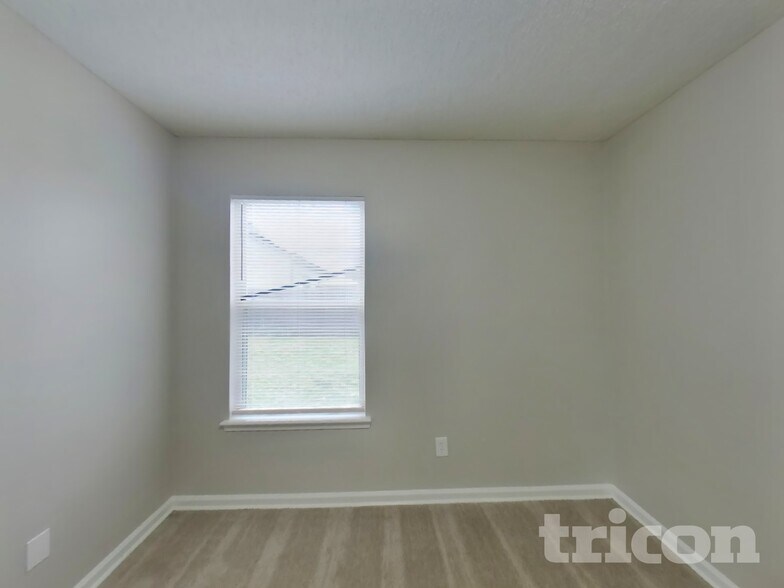 Building Photo - 341 Silent Brook Trail