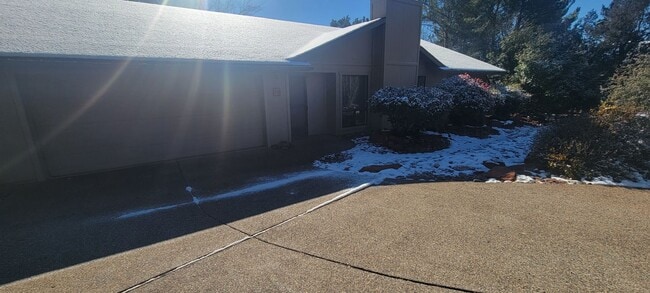 Building Photo - Unfurnished, 1-year long-term rental