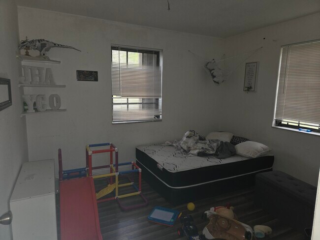 Building Photo - 1474 N Mangonia Cir