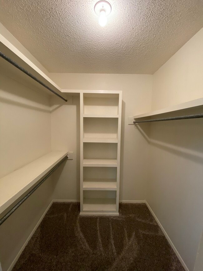 Building Photo - 4470 Ridgecrest Cir