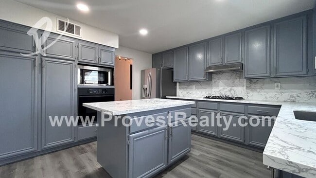 Building Photo - 13141 Quiet Canyon Dr