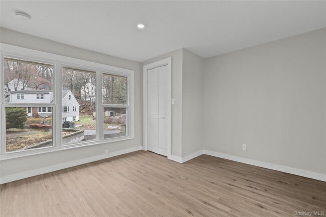 Building Photo - 8 Teatown Ct