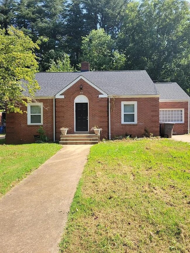 Building Photo - 318 Brevard St