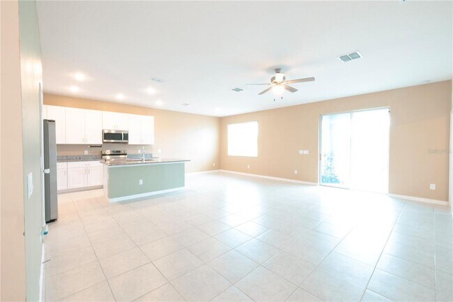 Building Photo - 2203 Pigeon Plum Dr