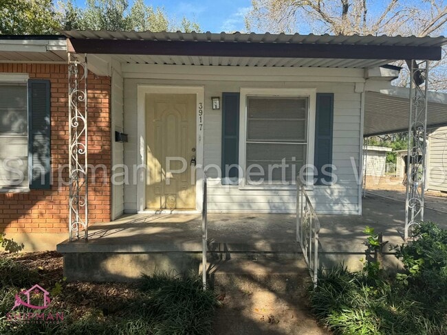 Building Photo - 3917 Maple Ave