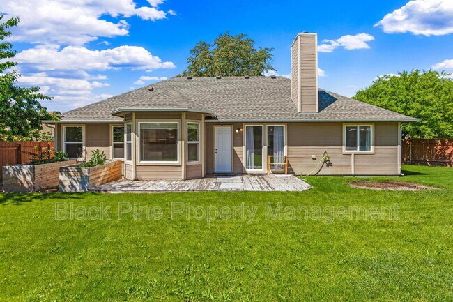 Building Photo - 541 S Canvasback Way