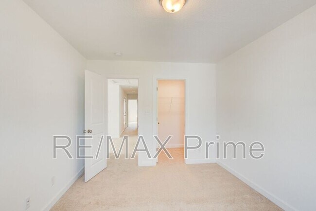 Building Photo - 2413 Trafton Pl