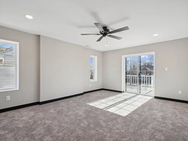 Building Photo - South Grandview