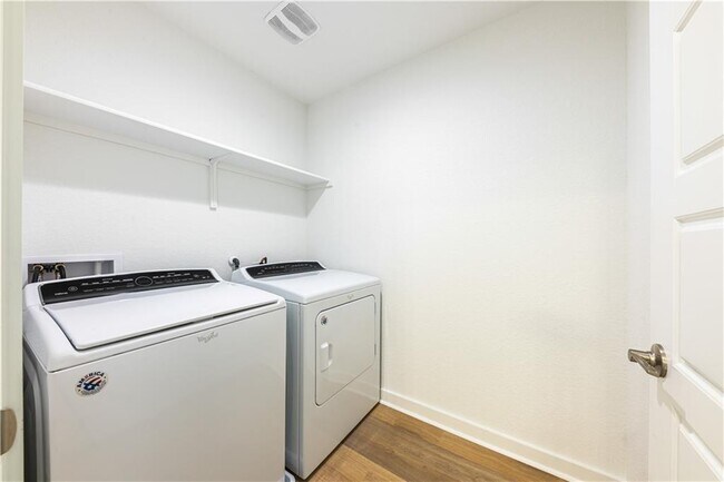 Building Photo - 1804 Bonham Ln