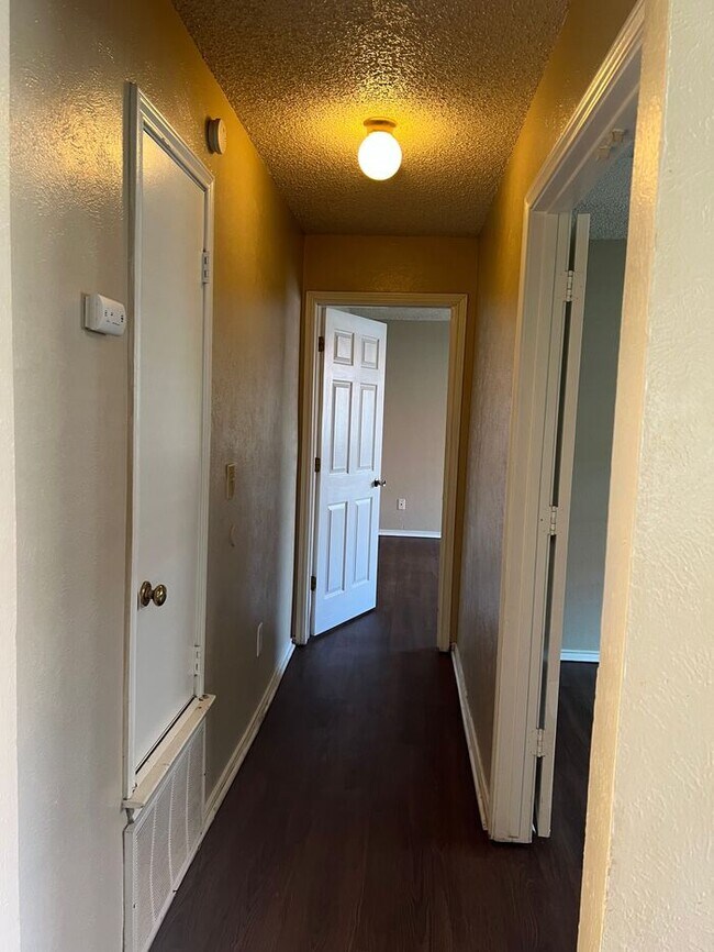 Building Photo - 11821 Garden Terrace Dr