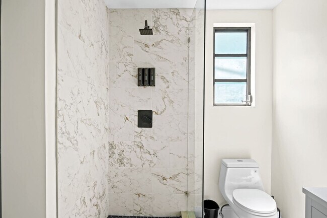 Building Photo - 4603 N Ocean Blvd