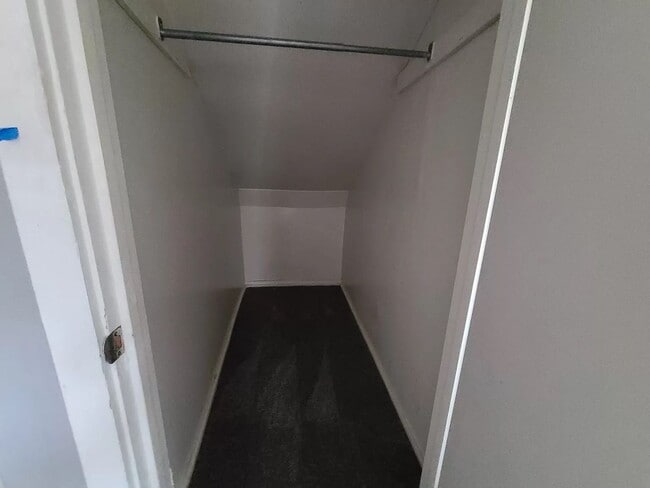 Building Photo - 3-bedroom, 2-bathroom home located in the heart of Kansas City, MO