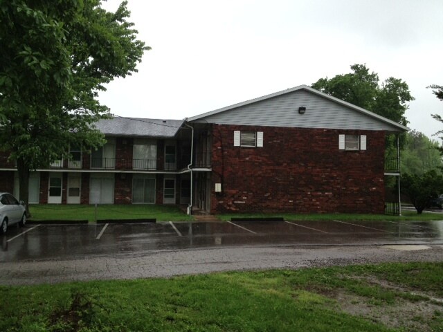 Building Photo - 2200 S Illinois Ave