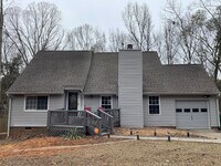 Building Photo - Spacious and modernized 4 bedroom home ful...