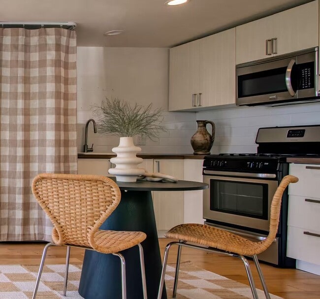 Building Photo - The Costa Beach Bungalow - Entire guesthouse in Malibu, California, United States