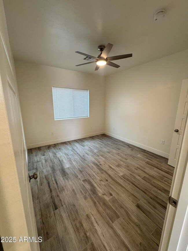 Building Photo - 2814 E Roeser Rd