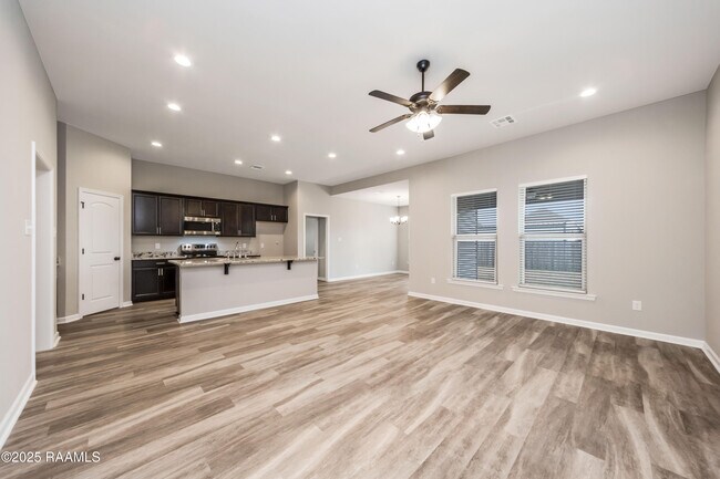 Building Photo - 223 Stanwell Ave