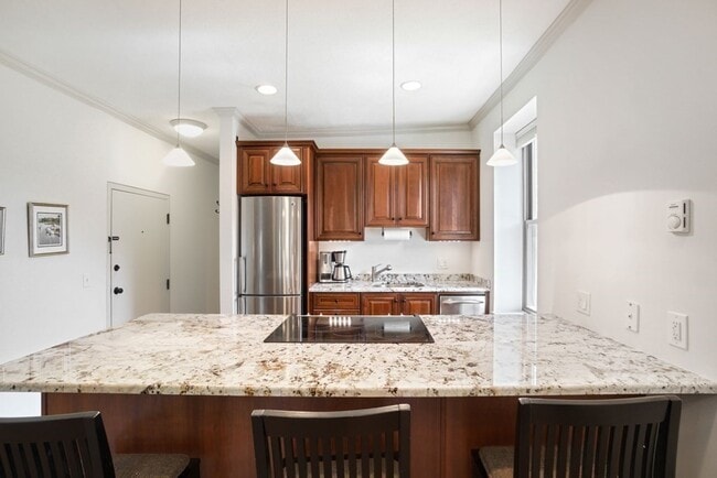 Building Photo - 231 W Newton St